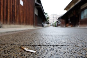 たばこポイ捨て_R